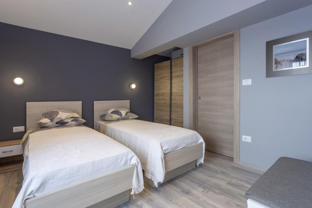 Kaštelir Villa Vita In Porec - Haus Fuer 6-8 Personen מראה חיצוני תמונה