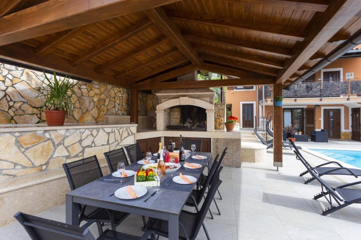Kaštelir Villa Vita In Porec - Haus Fuer 6-8 Personen מראה חיצוני תמונה