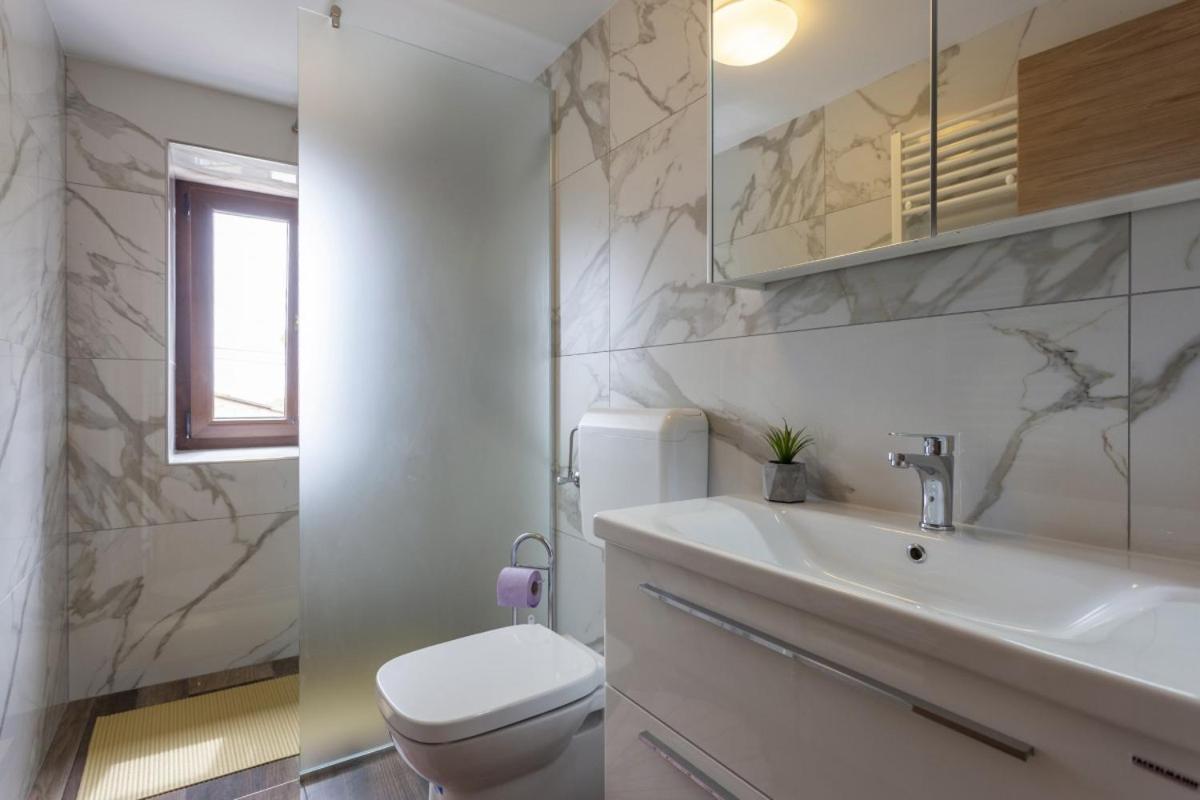Kaštelir Villa Vita In Porec - Haus Fuer 6-8 Personen מראה חיצוני תמונה