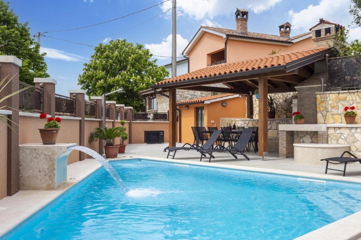 Kaštelir Villa Vita In Porec - Haus Fuer 6-8 Personen מראה חיצוני תמונה