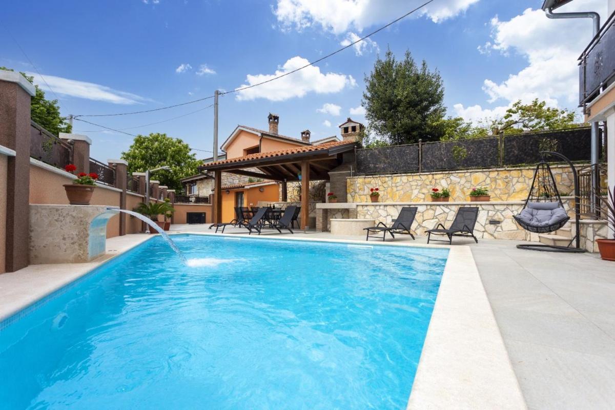 Kaštelir Villa Vita In Porec - Haus Fuer 6-8 Personen מראה חיצוני תמונה