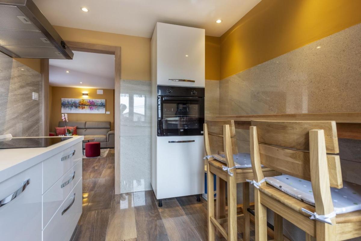 Kaštelir Villa Vita In Porec - Haus Fuer 6-8 Personen מראה חיצוני תמונה