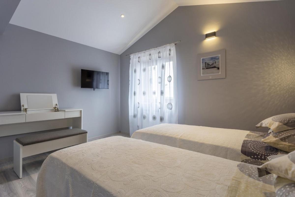 Kaštelir Villa Vita In Porec - Haus Fuer 6-8 Personen מראה חיצוני תמונה