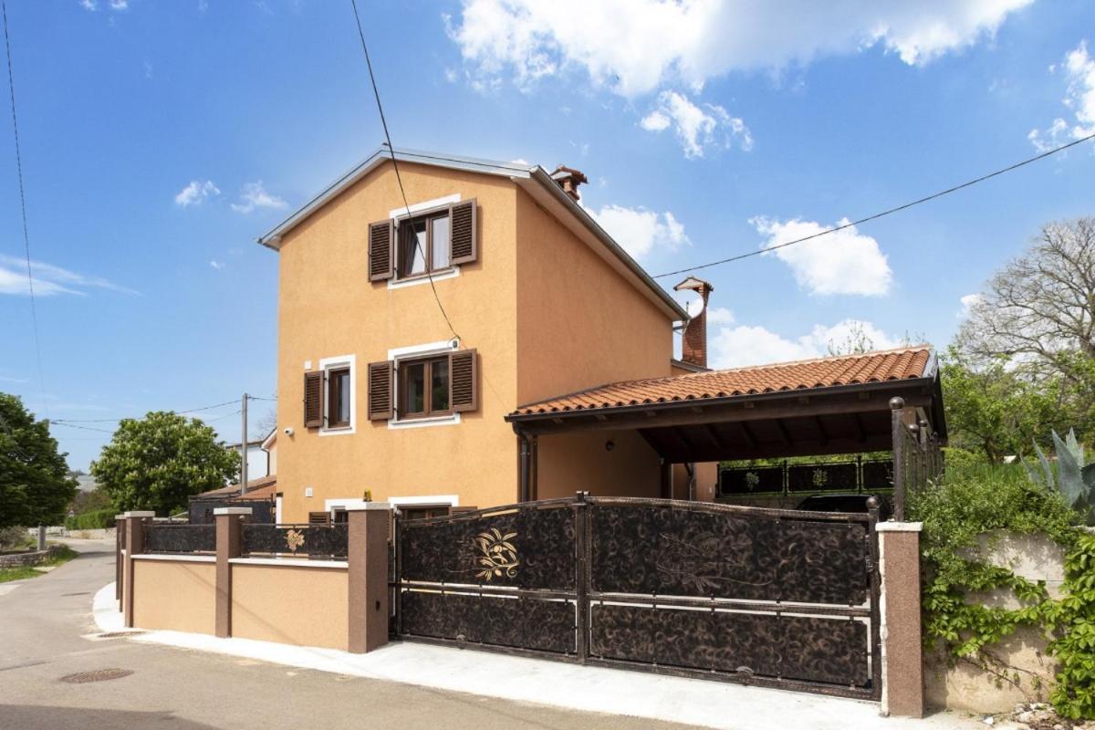 Kaštelir Villa Vita In Porec - Haus Fuer 6-8 Personen מראה חיצוני תמונה